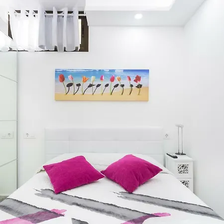 아파트 241 Quiet With Terrace