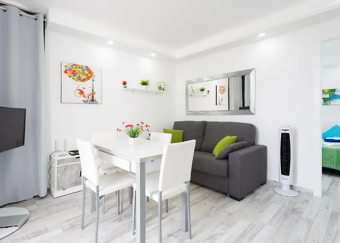 241 Quiet With Terrace 플라야데라스아메리카스