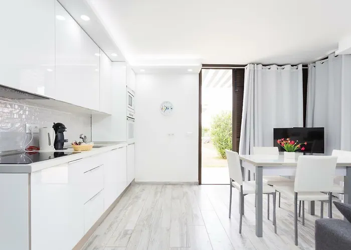 241 Quiet With Terrace 公寓